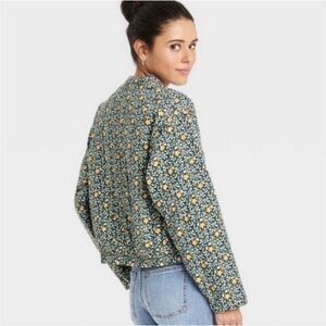 NWT, Universal Thread Floral Quilted Jacket in Yellow Floral